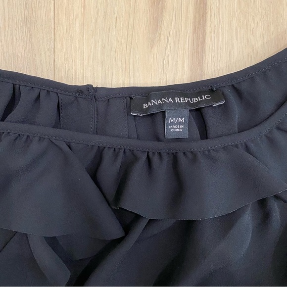 Banana Republic | Black Ruffle Boatneck Short Sleeve Blouse 🖤 - Picture 4 of 5